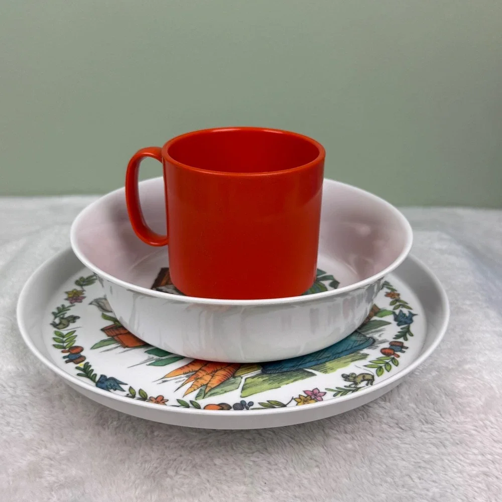 Vintage Peter Rabbit SiLite Inc Melamine Bunny  Kids Plate Bowl Mug Set Cottage